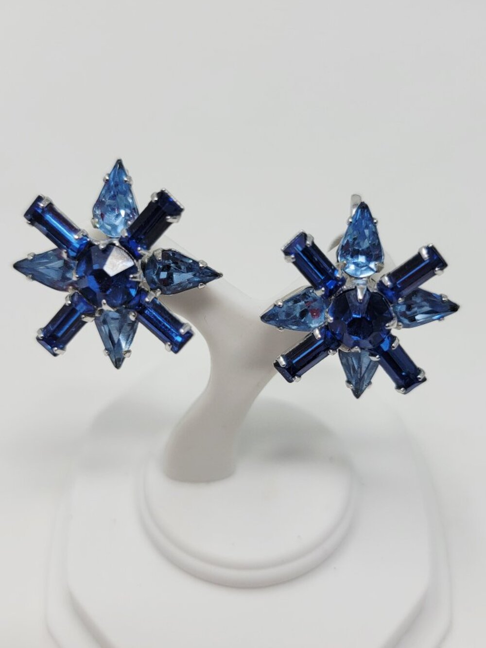 Vintage Blue Rhinestone Starburst Screw Back Earrings Silver Tone Statement